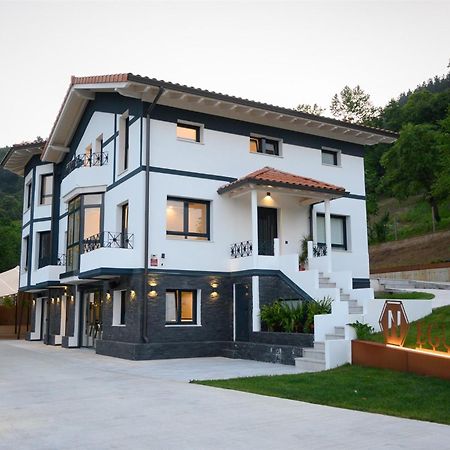 Neguetxea Boutique Guest House Gernika Exterior foto