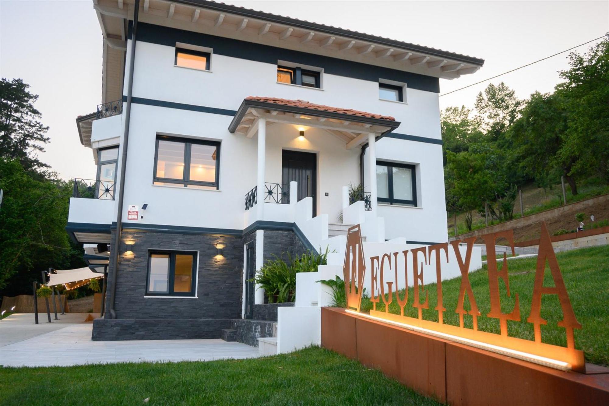 Neguetxea Boutique Guest House Gernika Exterior foto