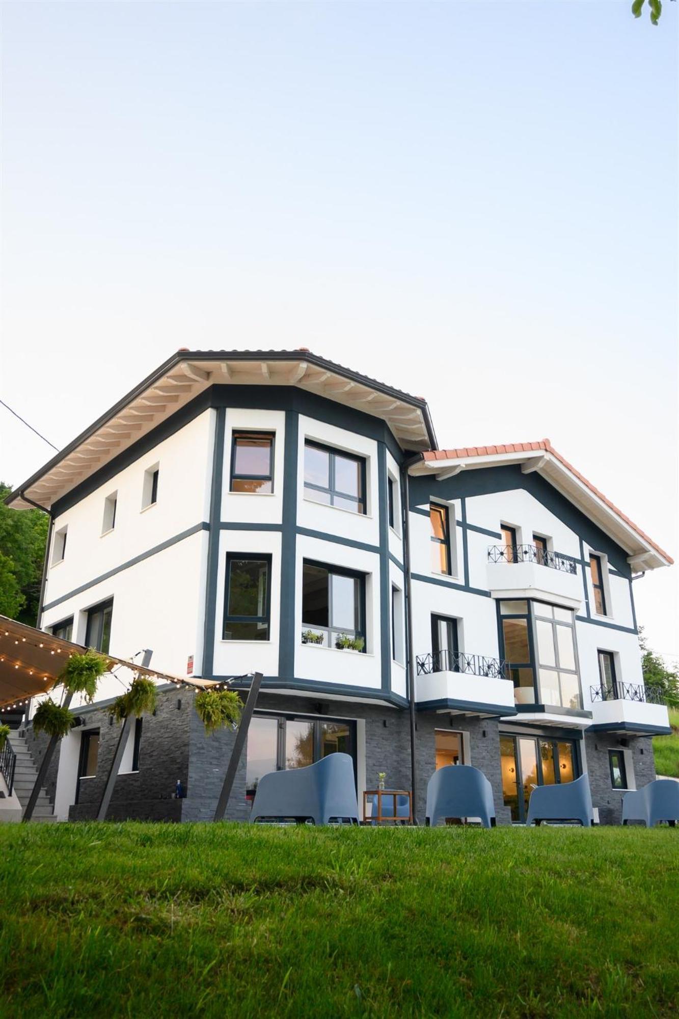 Neguetxea Boutique Guest House Gernika Exterior foto